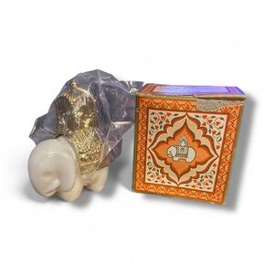 Vintage 1970’s Royal Elephant Charisma cologne decanter